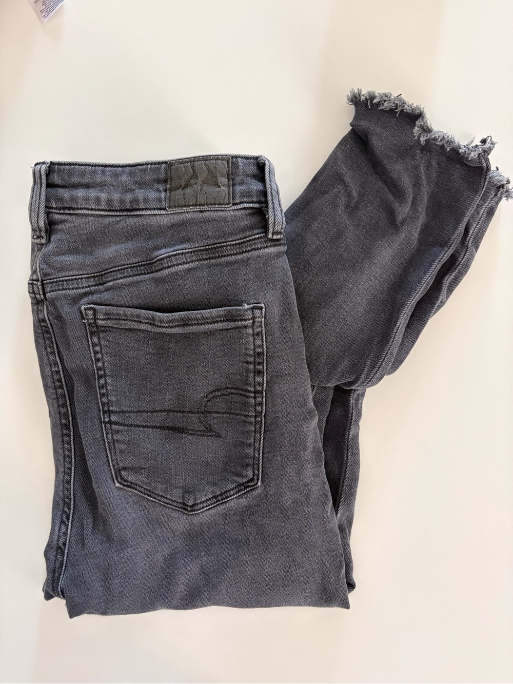 Women’s Grey Frayed-Hem Jeans